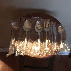 Oneida 6 piece hostess-affection